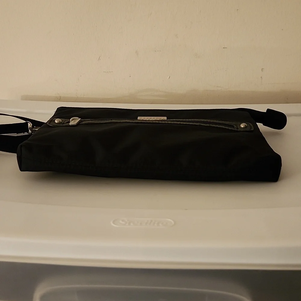 Baggallini Nylon Crossbody/Wristlet